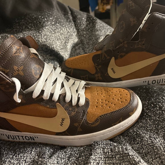 Louis LV custom jordan 1 - Picture 1 of 3